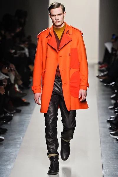 Look 17